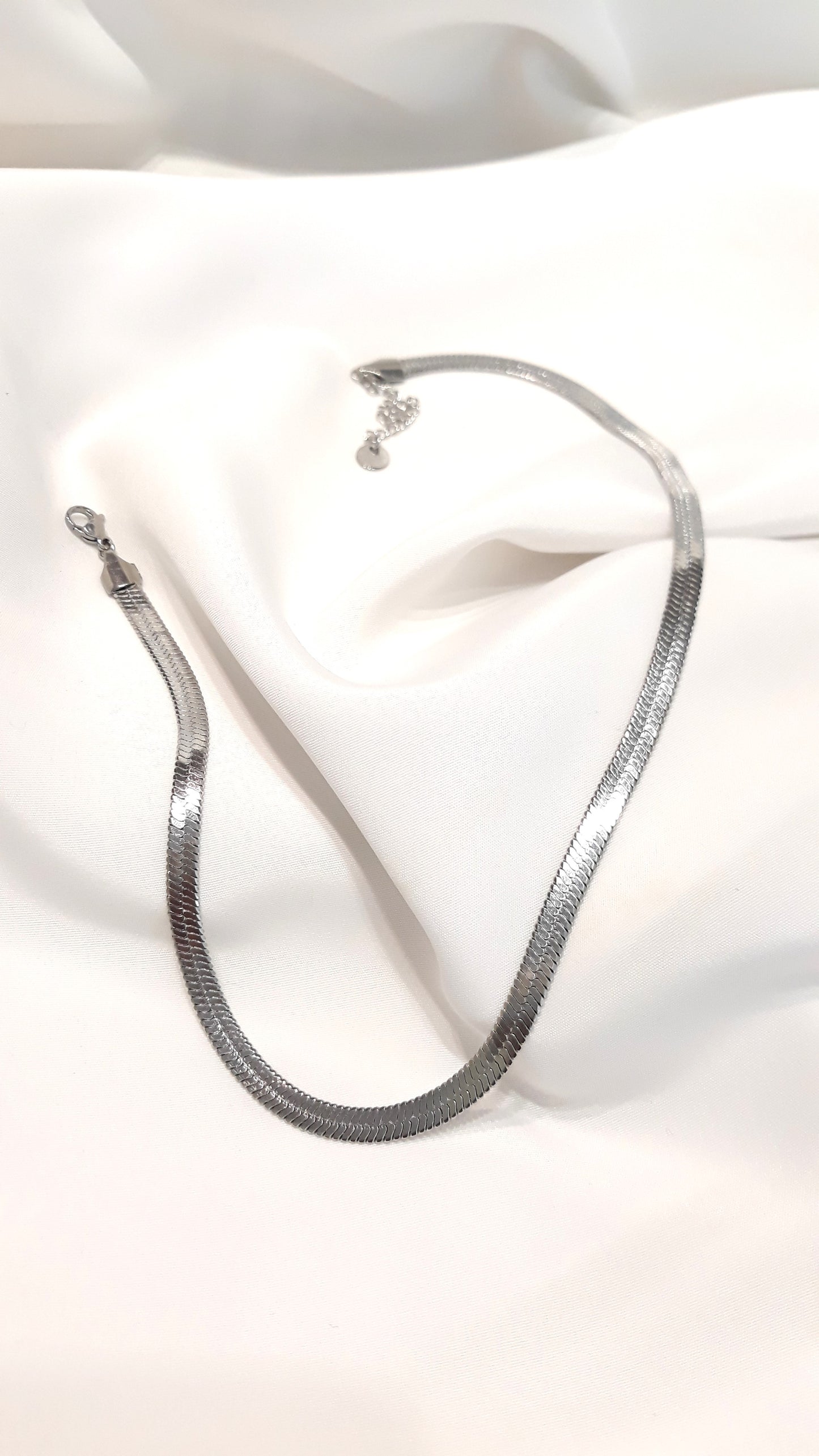 Collier argenté Camélia