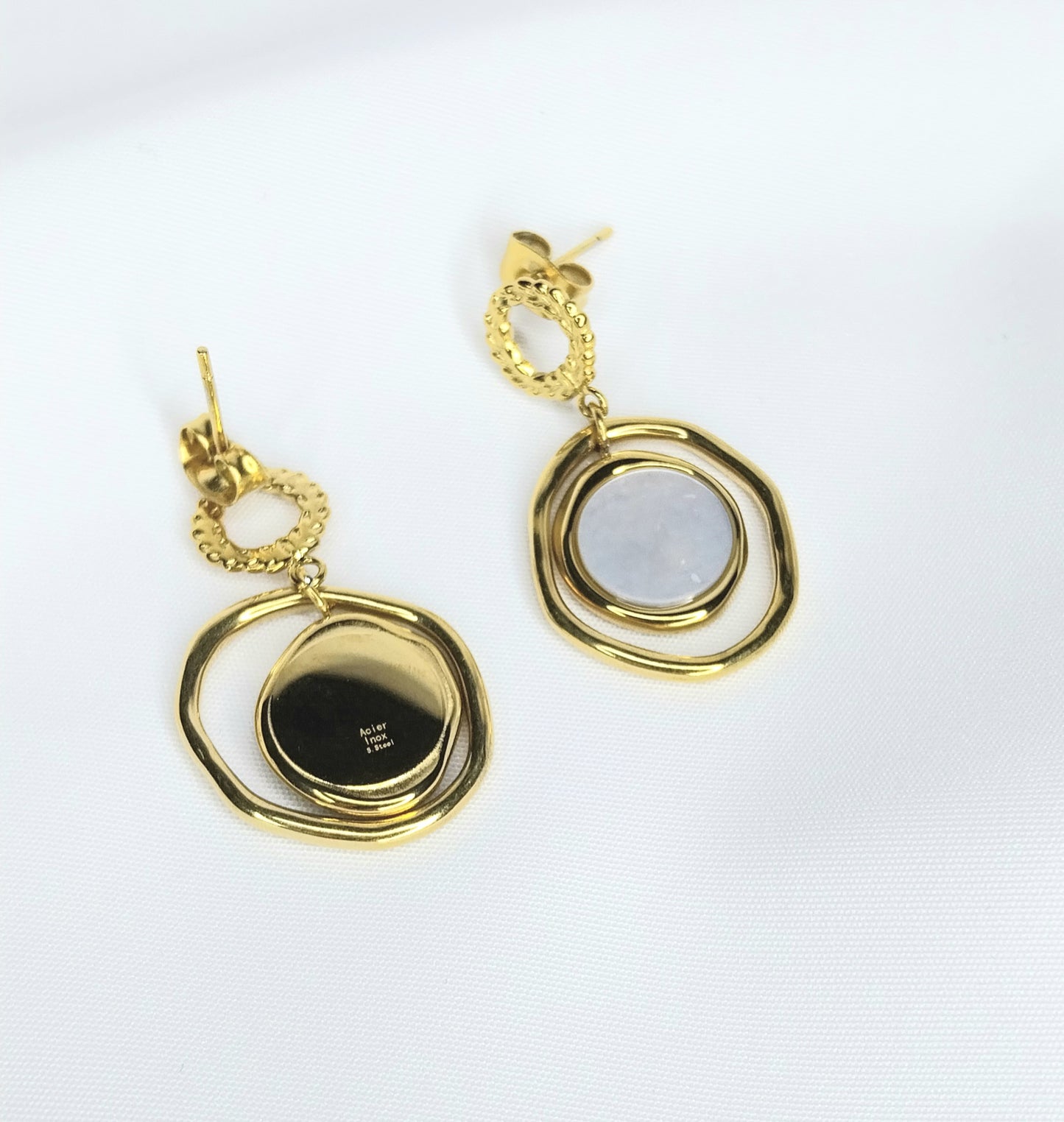 Boucles d'oreilles dorées La Rose blanche
