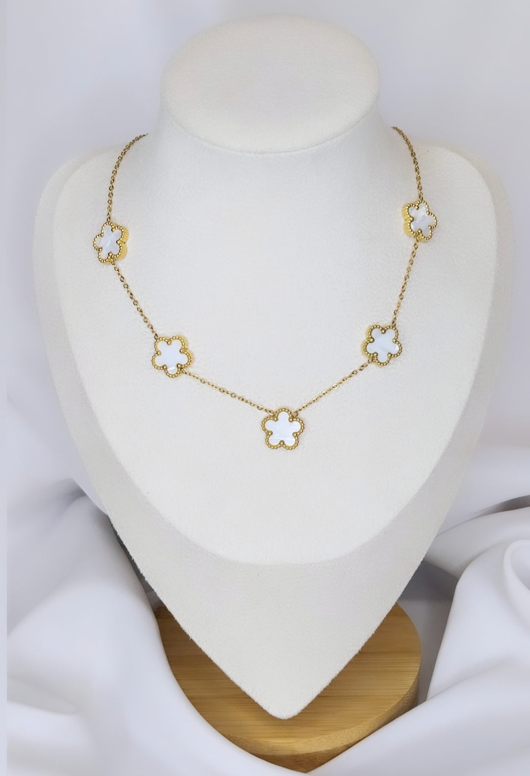 Collier doré La belle de nuit