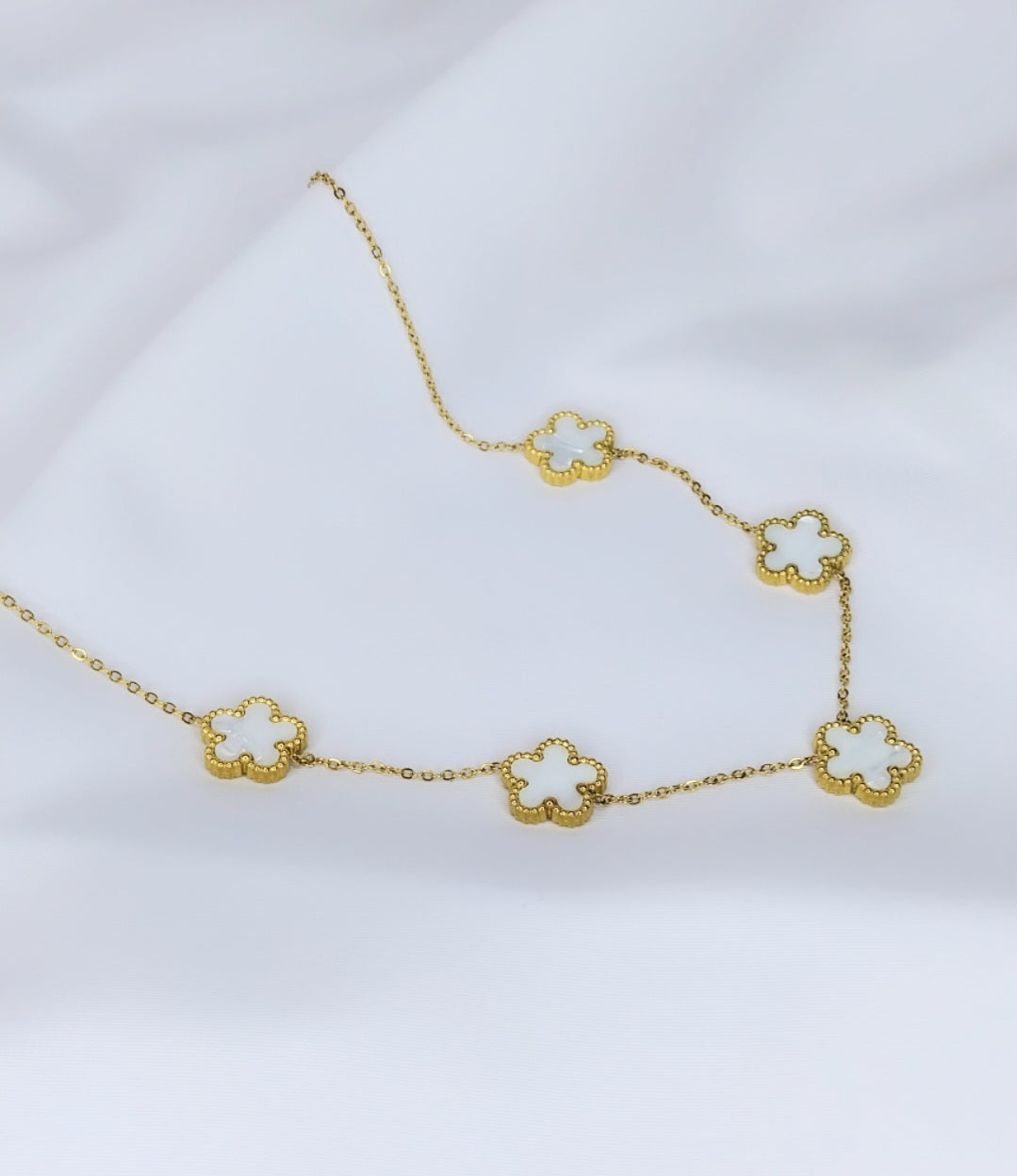 Collier doré La belle de nuit