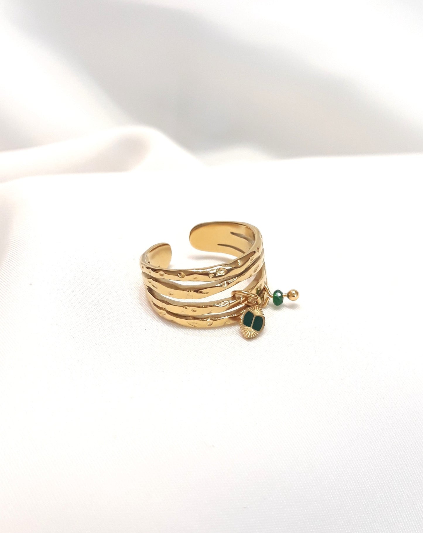 Bague dorée Hosta