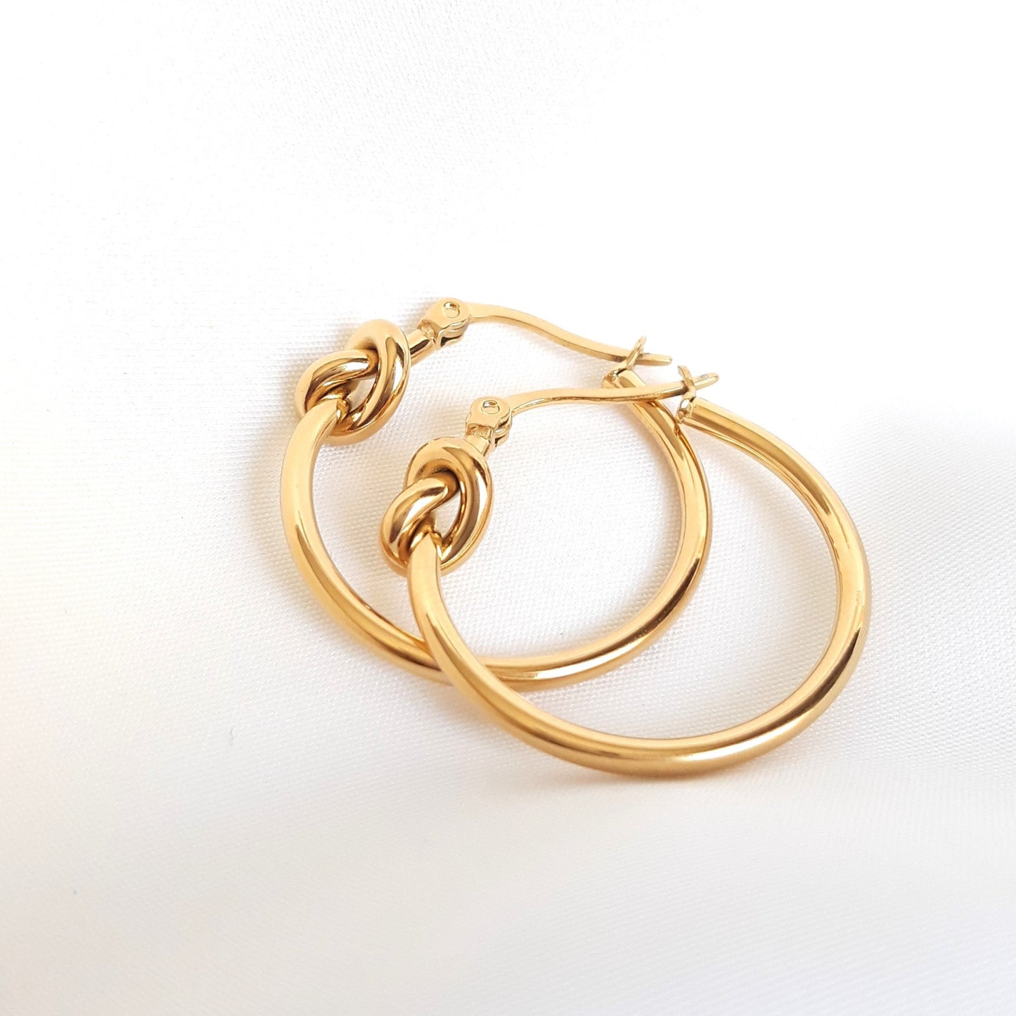 Boucles d'oreilles dorées lys canna