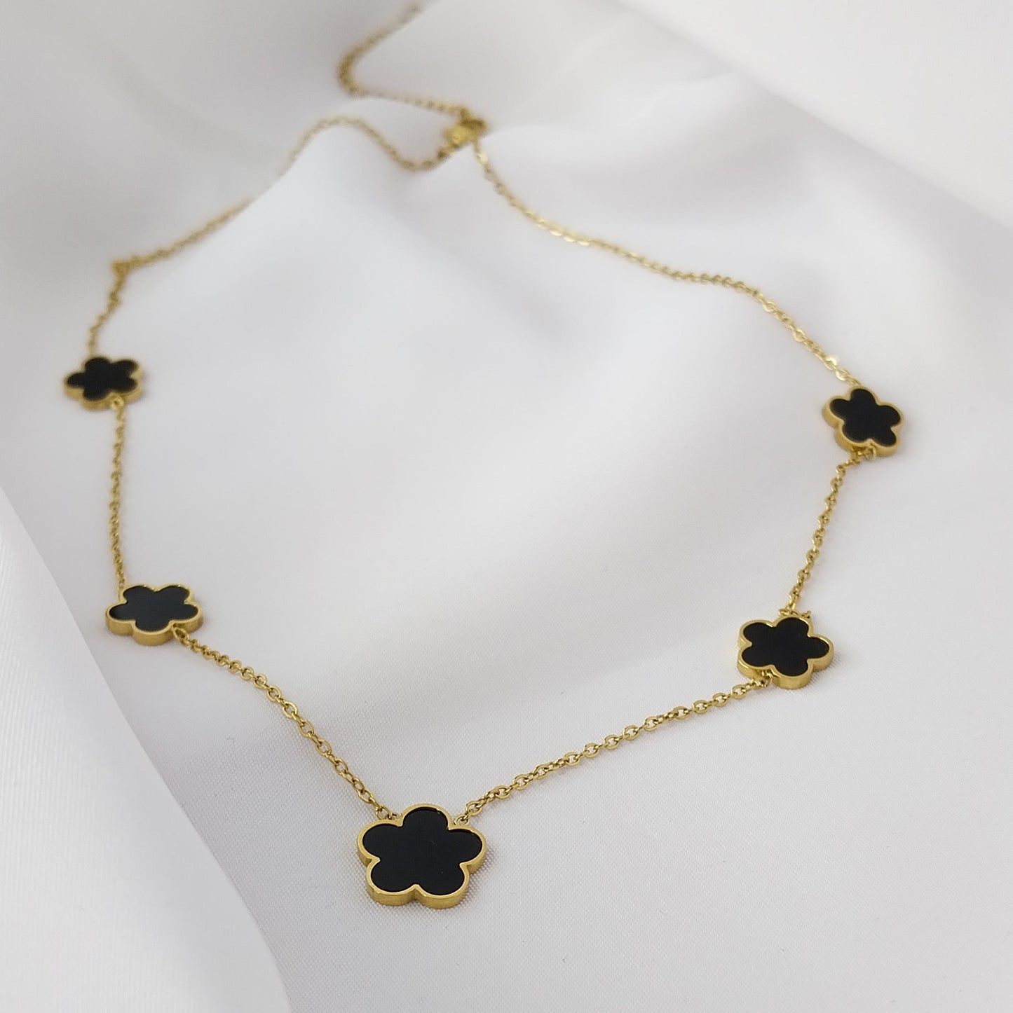 Bracelet doré Amarante – Doré Fleurs Noires Fin & Raffiné