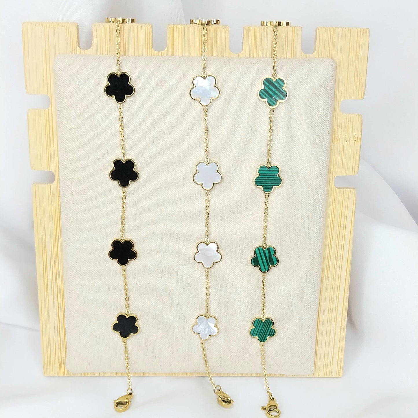 Bracelet doré Amarante – Doré Fleurs Noires Fin & Raffiné