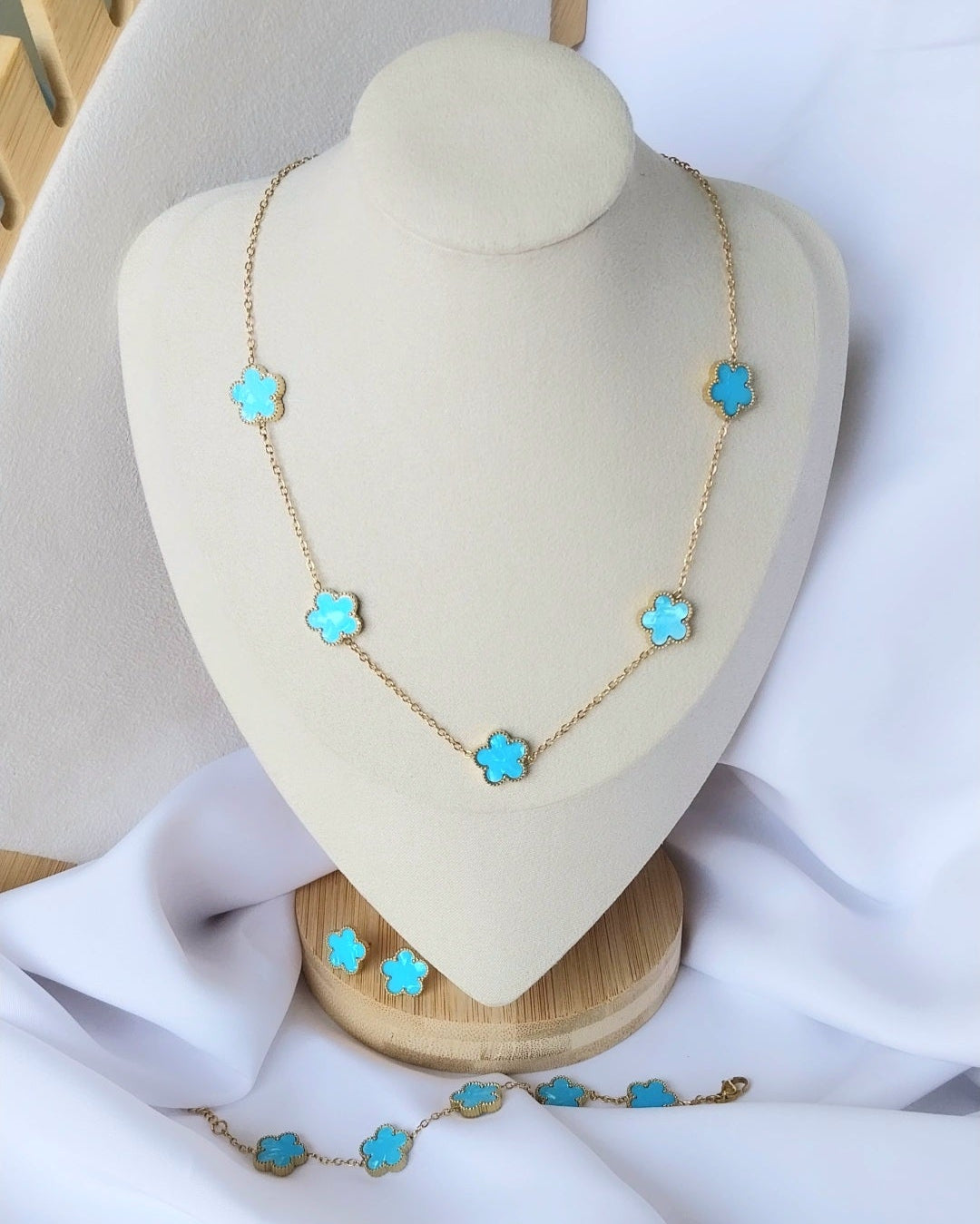 Boucles d'oreilles dorées Hortensia Bleu turquoise